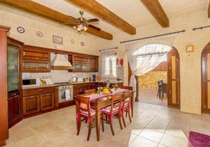 Rebbiegha Holiday Home