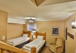 Recently Updated 3 level Riverside Condo