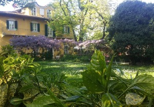 Red Room at Villa Mirano Bed and BreakFast Piossasco - Turin - Piedmont