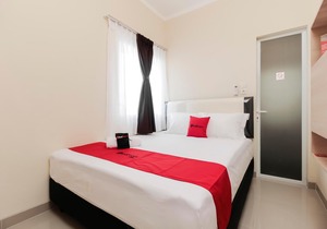 RedDoorz Near Soekarno Hatta Airport