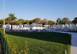 Reina Apartment with private garden at Lura 2, Gjiri Lalzit