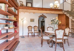 Relaxing Tuscan Home with WiFi