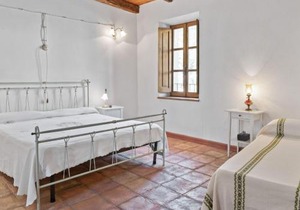 Relaxing Tuscan Home with WiFi