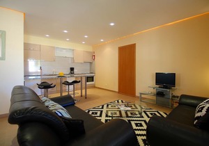 Repiquete - Four Winds Apartments