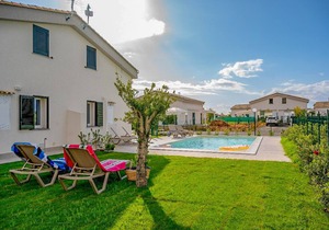 Residence Salinelle Beach VILLA SALINA 5 WITH SHARED POOL