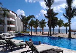 Residencias Reef 8230. Heated Pools, Jacuzzi, Beach Views, Free Wi-Fi!