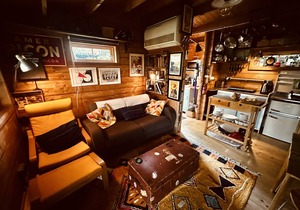 Retro Lodge nr Dartoor with hot tub & opt sauna