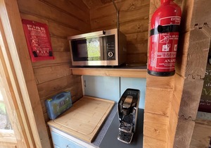 Retro Lodge nr Dartoor with hot tub & opt sauna