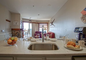 Rimfire 246: 1BR: Slope Side! Hot Tub! Tastefully Decorated