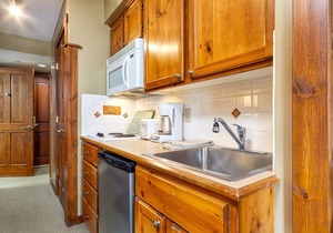Rimfire 258 Studio - Access to Slope Cozy One Bed and Sofa Sleeper