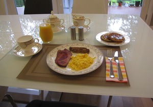 Riverfront Bed and Breakfast - Lynn Valley Room