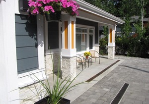 Riverfront Bed and Breakfast - Lynn Valley Room