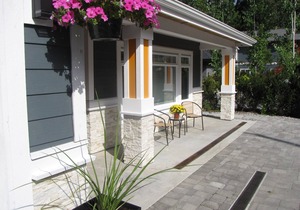 Riverfront Bed and Breakfast - Capilano Room