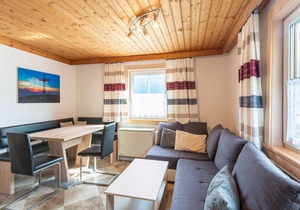 Romantic apartment in Bramberg with garden