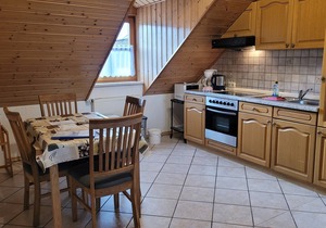 Romantic vacation apartment (65sqm) with balcony and view of the valley