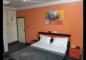 Room in Guest room - Royal Blue Guest House Bar