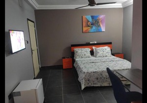 Room in Guest room - Royal Blue Guest House Bar