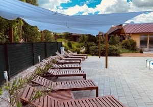 Room Sanja 8 with shared pool