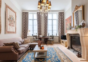 Royal apartment with nice courtyard in the center