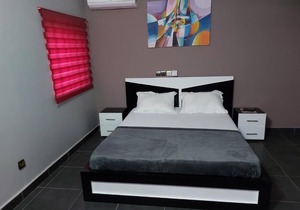 Royal Blue Guest House & Bar