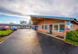 Royal Gateway Motel by OYO