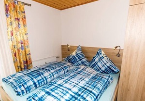 Ruhig gelegene FeWo (80qm) mit Balkon für bis zu 4 Personen