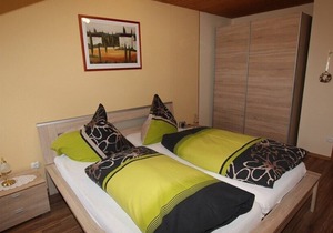 Ruhig gelegene FeWo (80qm) mit Balkon für bis zu 4 Personen