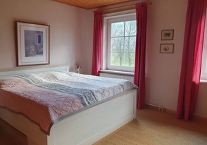 Rural charm, modern living under thatch in the old farmhouse up to 6 people