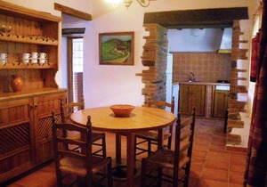 Rural Farmhouse in Valencia de Alcántara with Pool
