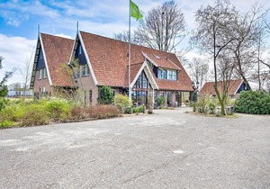 Rustic Holiday Home in Eibergen with Garden