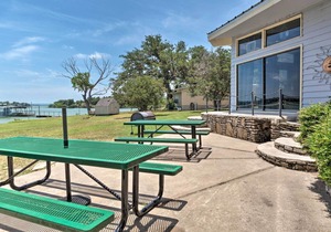 Rustic Lake Buchanan Hideaway w/ Game Room & Grill