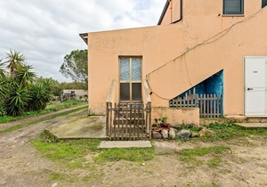 Rustic Villa in Santa Giusta with Garden