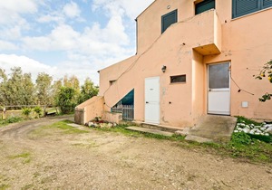 Rustic Villa in Santa Giusta with Garden