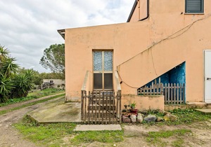 Rustic Villa in Santa Giusta with Garden