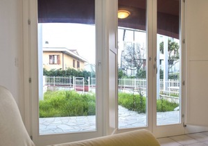 S010 - Sirolo, new three-room apartment with garden