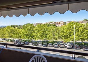 S220 - Sirolo, three-room apartment in the center with terrace