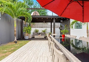 S4 at HighSoClub with Pool and Private Shuttle