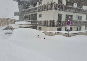Saint Lary Soulan-Pla D'adet. Renovated 8-bed apartment 30m from slopes.