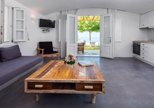 Santorini Suite with Sea View 4