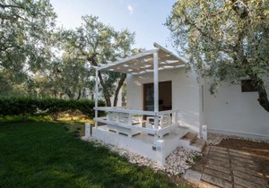 saracena Holiday Home with Private Beach and Swimming Pool
