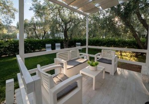 saracena Holiday Home with Private Beach and Swimming Pool