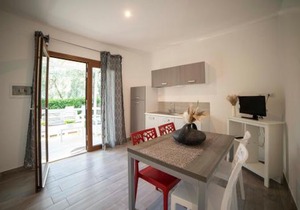 saracena superior holiday home with swimming pool and private beach