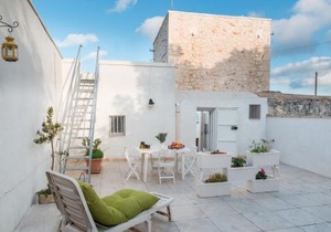 Sea and the City Apartments by Wonderful Italy