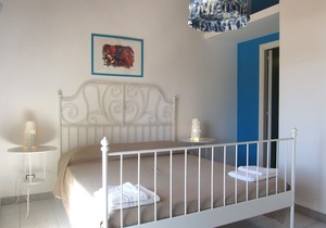 Seafront 1-bedroom apartment with perfect view over the sea&Etna!
