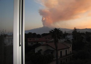 Seafront 2-bedrooms Apartment With Perfect View Over The Sea&etna!