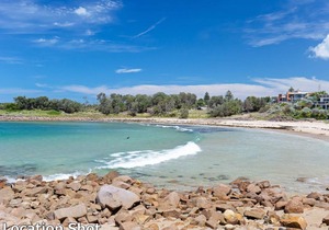 SeaHaven, 2 Richardson Ave - Large home with Aircon, Smart TV, WIFI, Netflix & Boat Parking