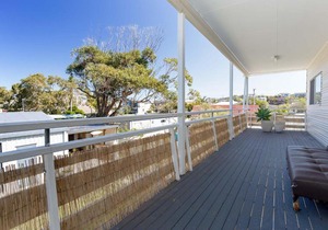 'SeaHaven', 2 Richardson Ave - Large home with Aircon, Smart TV, WIFI, Netflix & Boat Parking