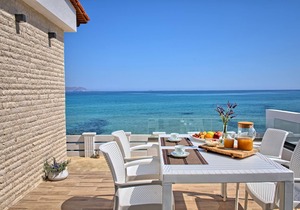 Seashell seafront villa