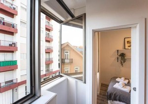 Seaside 1BR Flat w/AC in Matosinhos by LovelyStay