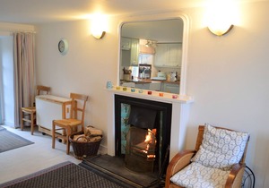 Seaview location in Inverarary, historic cottage within walking distance of town centre, sleeps 4
